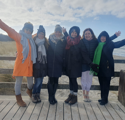 Detox Week Gruppenfoto am Strand